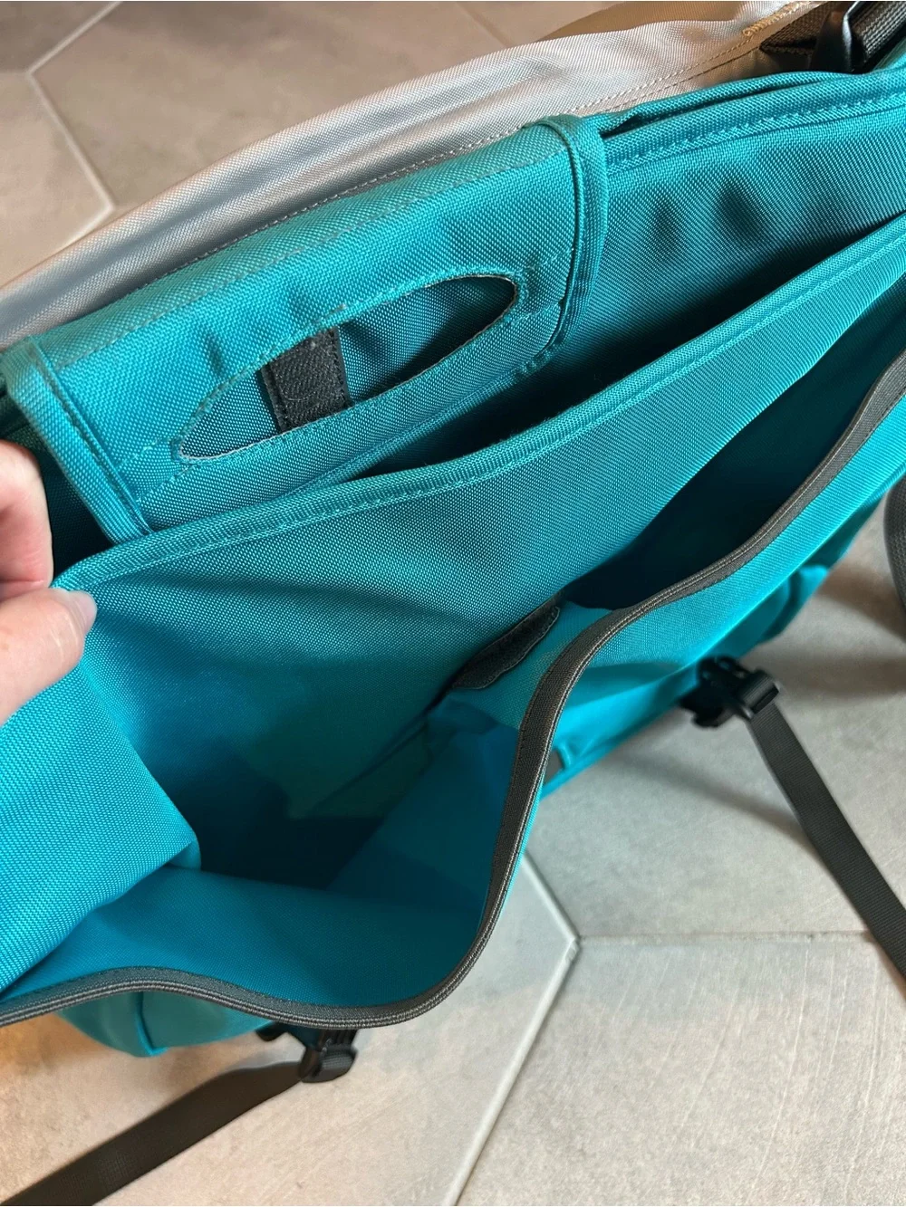 Patagonia messenger bag